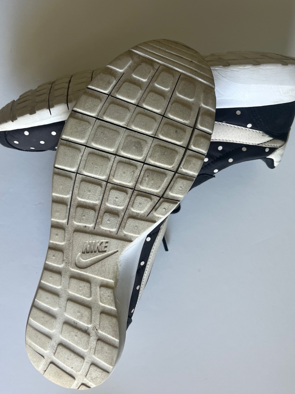 Nike Roshe Run Black Polka Dot Sneakers - Picture 3 of 5